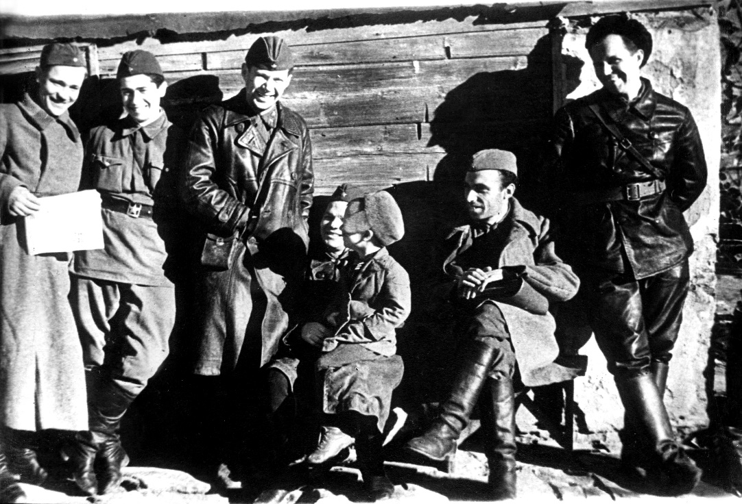 Экспонат #8.  С Поповым, Стояновским, Левитаном. 1942 год